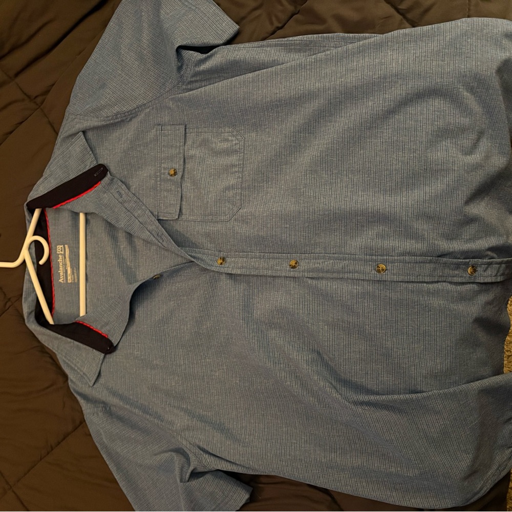 Avalanche Men's Short Sleeve Button-Down Shirt in Blue with Navy Collar Trim